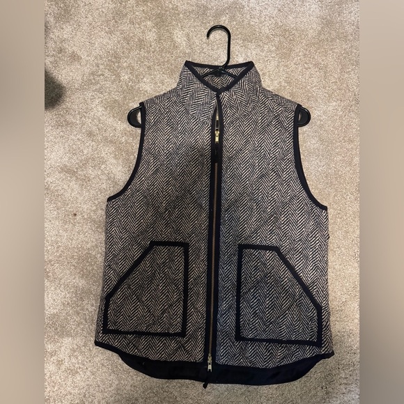 J. Crew Jackets & Blazers - J.Crew Black Tan Herringbone Quilted Vest Size M Preppy Fall Layering